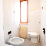 151_3600_bagno_con_finestra_Borghetto_Santo_Spirito