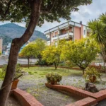 159_928_ESTERNO_CORTILE_E_PARCHEGGIO_AUTO_Borghetto_Santo_Spirito