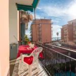 162_2851_balcone_dove_si_intravede_il_mare_Borghetto_Santo_Spirito