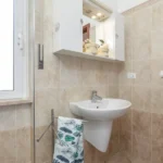 166_3628_bagno_con_finestra_Borghetto_Santo_Spirito