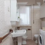 168_1054_BAGNO_CON_DOCCIA_FINESTRATO_Borghetto_Santo_Spirito