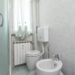 172_2671_bagno_con_finestra_Borghetto_Santo_Spirito