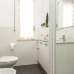 178_1199_bagno_con_finestra_Borghetto_Santo_Spirito