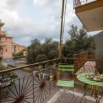 185_1298_BALCONE_CON_VISTA_SUL_CORTILE_Borghetto_Santo_Spirito