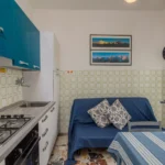 187_1369_zona_giorno_con_divano_matrimoniale_Borghetto_Santo_Spirito