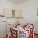 188_1392_CUCINA_CON_TAVOLO_Borghetto_Santo_Spirito