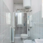 188_1397_BAGNO_CON_FINESTRA_Borghetto_Santo_Spirito