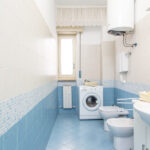 200_3712_BAGNO_CON_FINESTRA_Borghetto_Santo_Spirito