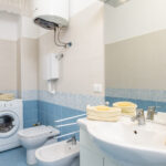 200_3713_BAGNO_CON_LAVATRICE_Borghetto_Santo_Spirito