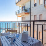 200_3718_BALCONE_CON_TAVOLO_DA_ESTERNO_Borghetto_Santo_Spirito