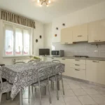 206_2734_zona_giorno_con_finestra_Borghetto_Santo_Spirito