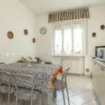 206_2736_zona_giorno_con_tavolo_Borghetto_Santo_Spirito