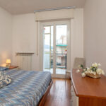 209_3755_CAMERA_MATRIMONIALE_CON_PORTA_FINESTRA_CON_BALCONE_Borghetto_Santo_Spirito