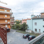 214_3826_balcone_con_vista_sul_parcheggio_libero_Borghetto_Santo_Spirito