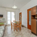 216_1607_ZONA_GIORNO_CON_DUE_LETTI_SNGOLI_E_CASSETTONE_CON_ALTRI_DUE_LETTI_Borghetto_Santo_Spirito