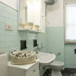 219_2926_bagno_con_finestra_Borghetto_Santo_Spirito