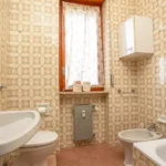 230_3117_bagno_con_finestra_Borghetto_Santo_Spirito