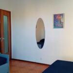 230_4725_camera_matrimoniale_con_letto_singolo_e_cassettone_con_il_secondo_letto_singolo_Borghetto_Santo_Spirito