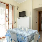 238_1548_ZONA_GIORNO_CON_PORTA_FINESTRA_Borghetto_Santo_Spirito