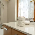 238_1554_BAGNO_CON_FINESTRA_Borghetto_Santo_Spirito