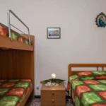 241_1694_CAMERA_MATRIMONIALE_CON_LETTO_A_CASTELLO_Borghetto_Santo_Spirito