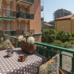 241_1719_BALCONE_CON_TAVOLO_ESTERNO_Borghetto_Santo_Spirito