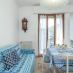 250_3082_zona_giorno_con_porta_finestra_Borghetto_Santo_Spirito