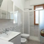 250_3093_bagno_con_doccia_Borghetto_Santo_Spirito