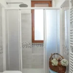 250_3094_bagno_con_finestra_Borghetto_Santo_Spirito