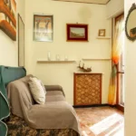 273_1317_cameretta_con_divano_a_cassettone_Borghetto_Santo_Spirito