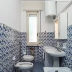 282_2828_bagno_finestrato_con_vasca_Borghetto_Santo_Spirito