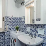 282_2829_bagno_finestrato_con_vasca_Borghetto_Santo_Spirito