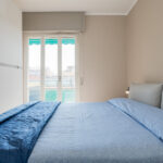 289_3920_camera_matrimoniale_con_porta_finestra_per_il_balcone_LOANO