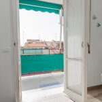289_3930_Zona_giorno_con_porta_finestra_per_il_balcone_LOANO