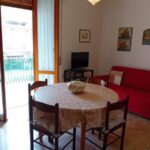 319_4966_Zona_giorno_con_porta_finestra__Loano