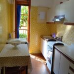 319_4972_Cucinotto_con_porta_finestra_per_andare_in_giardino_Loano