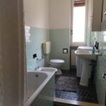 345_5546_BAGNO_CON_LA_VASCA_e_tenda_per_la_doccia_BORGHETTO_SANTO_SPIRITO