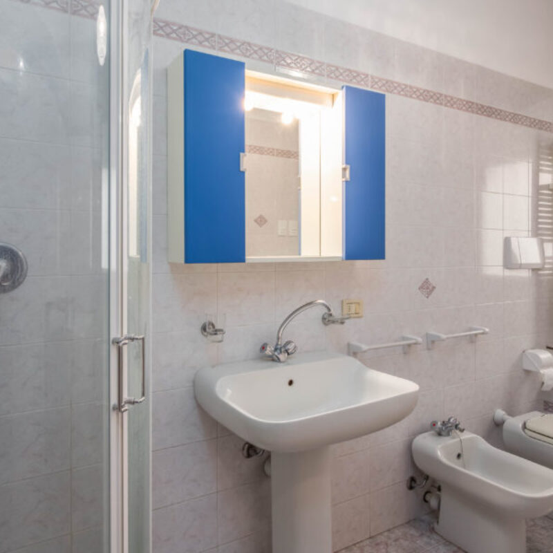 159_5305_bagno_con_la_doccia_e_la_vasca_Borghetto_Santo_Spirito